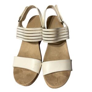 Kim Rogers Cream and Tan Sandals